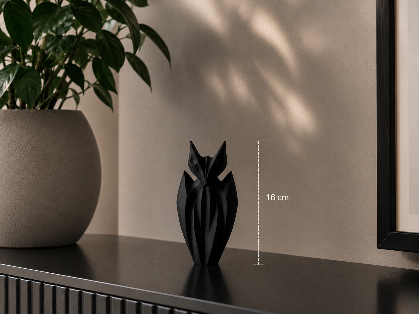 Minimalistyczna Figurka Nietoperza