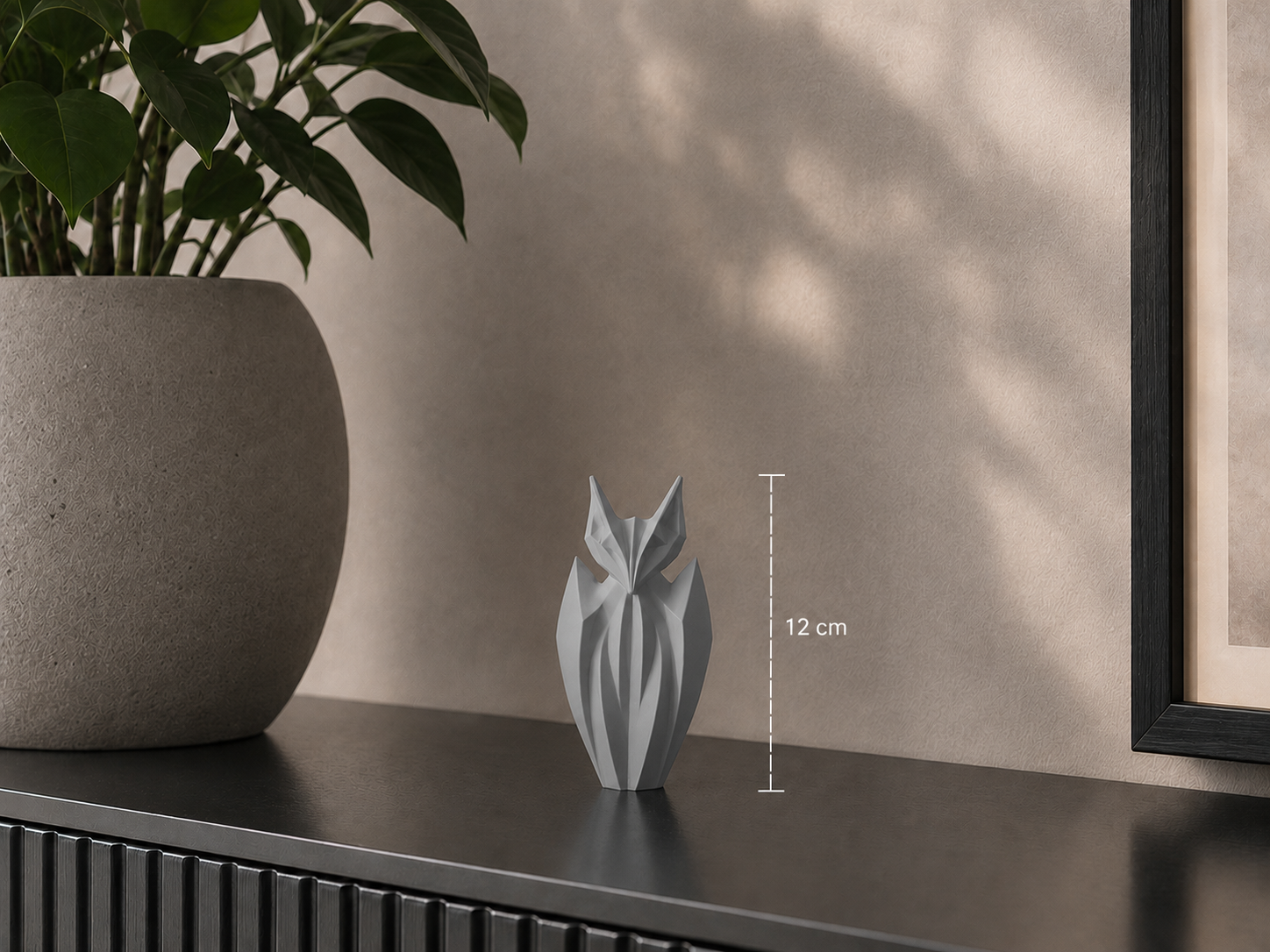 Minimalistyczna Figurka Nietoperza